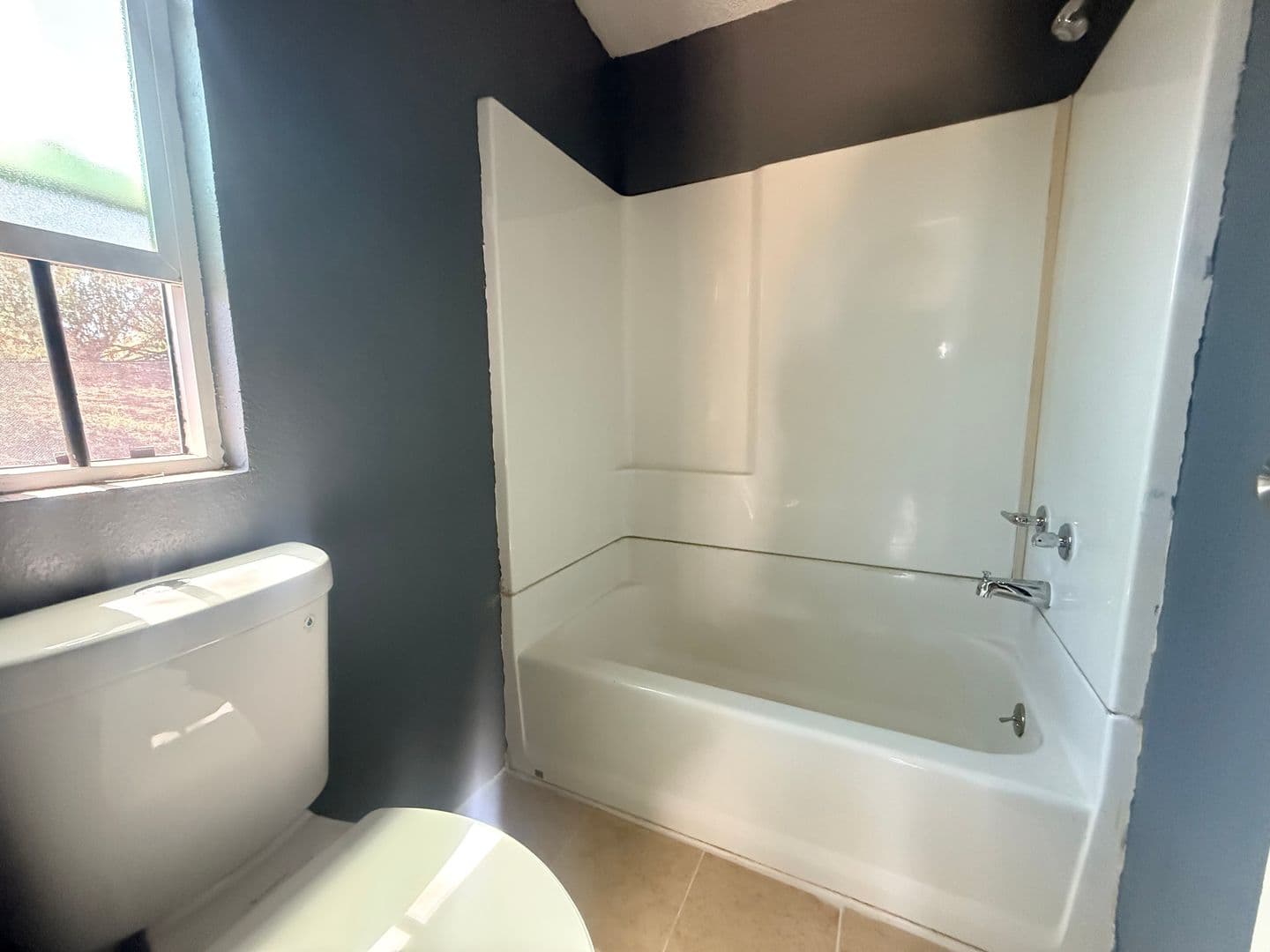 Perris House: 27107 Read St