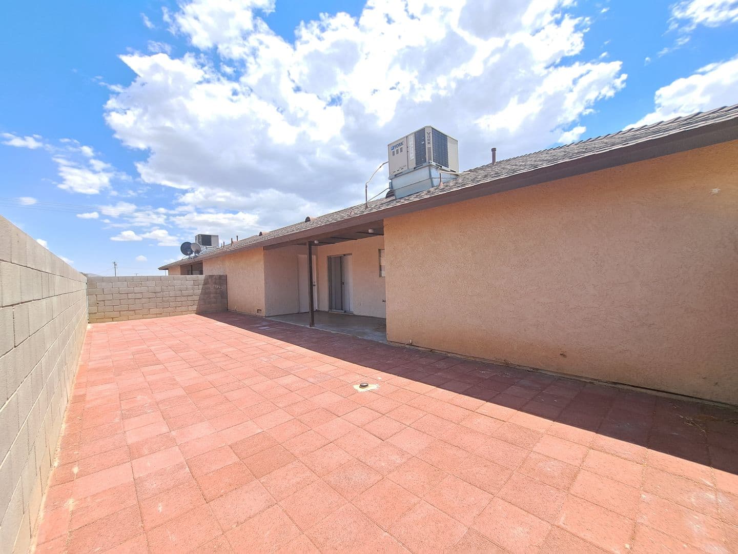 Apple Valley Apartment: 12222 Kiowa Rd