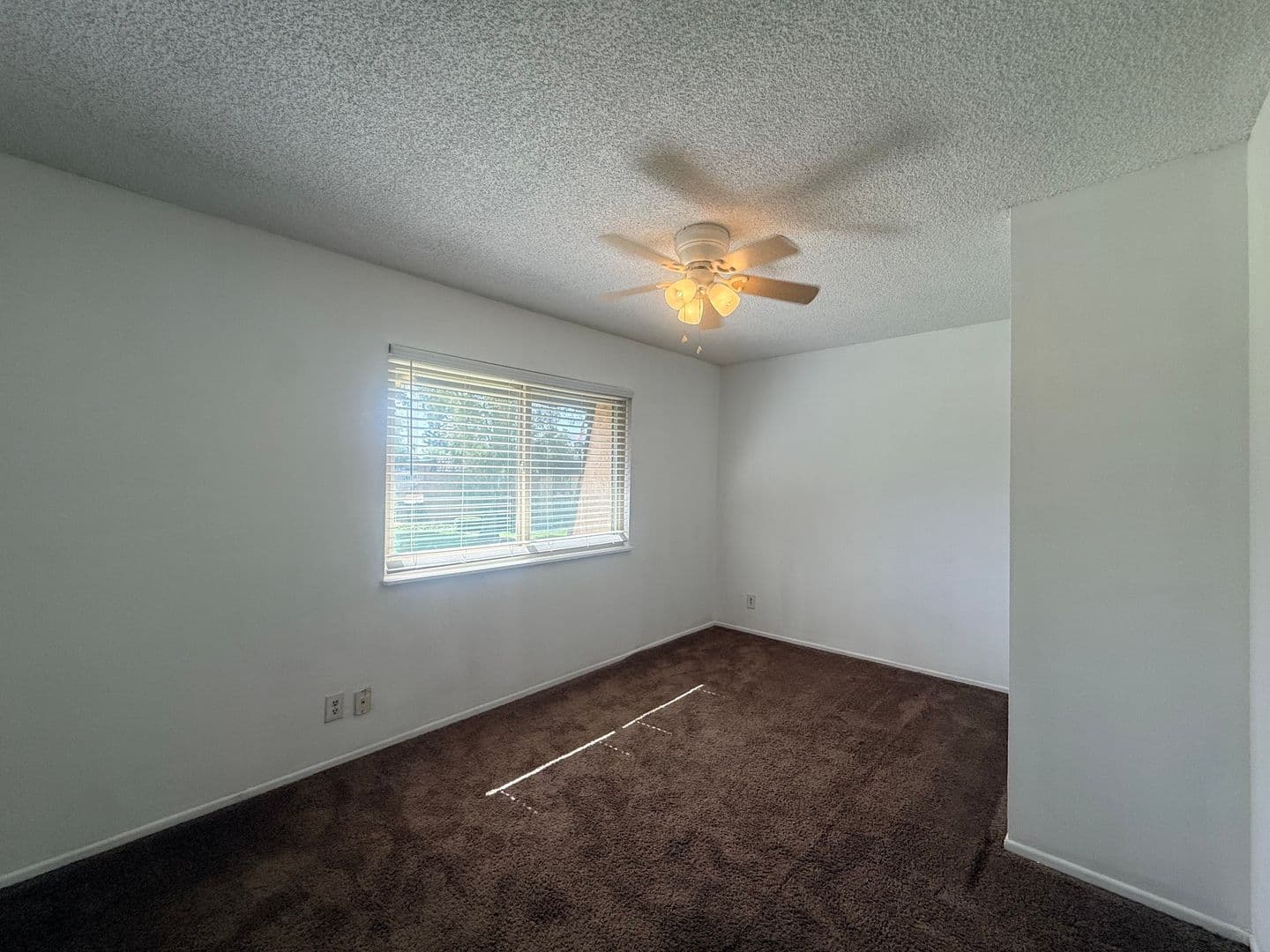Riverside House: 10570 White Oak Dr