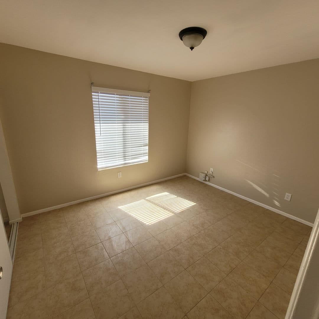 Apple Valley Apartment: 12222 Kiowa Rd