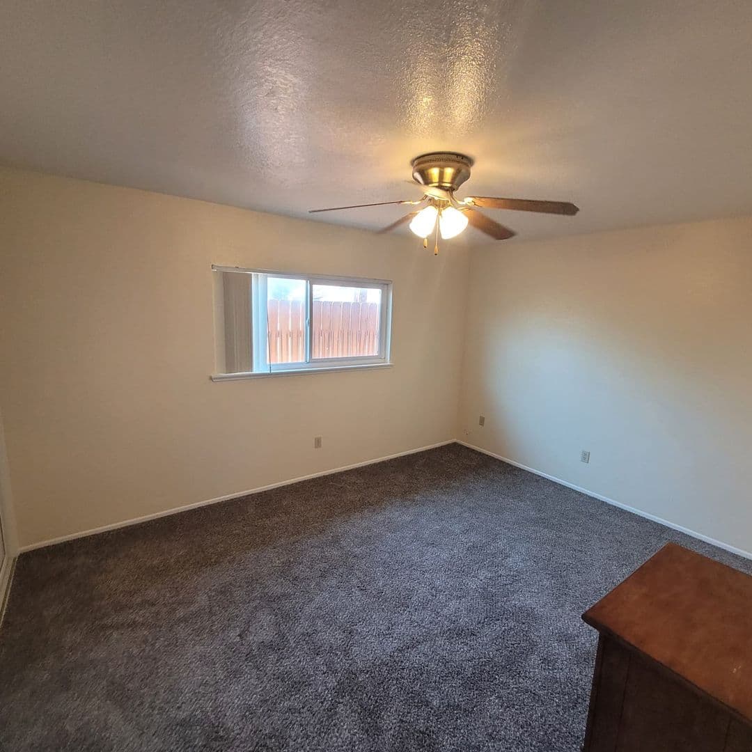 Apple Valley Apartment: 15430 Straight Arrow