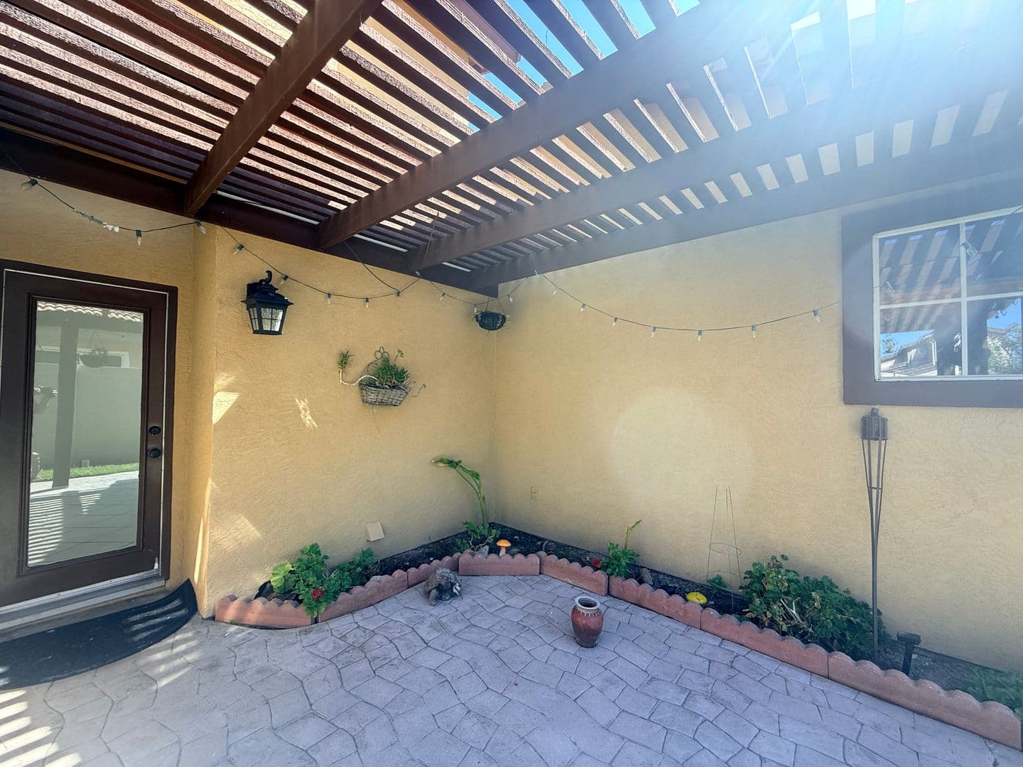 Temecula House: 39540 June Rd