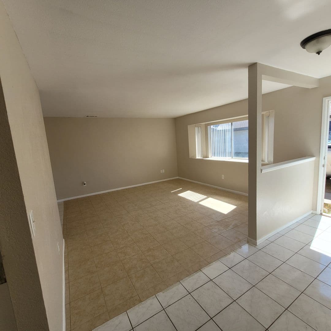 Apple Valley Apartment: 12222 Kiowa Rd