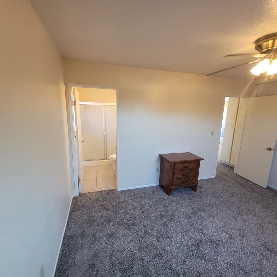 Apple Valley Apartment: 15430 Straight Arrow