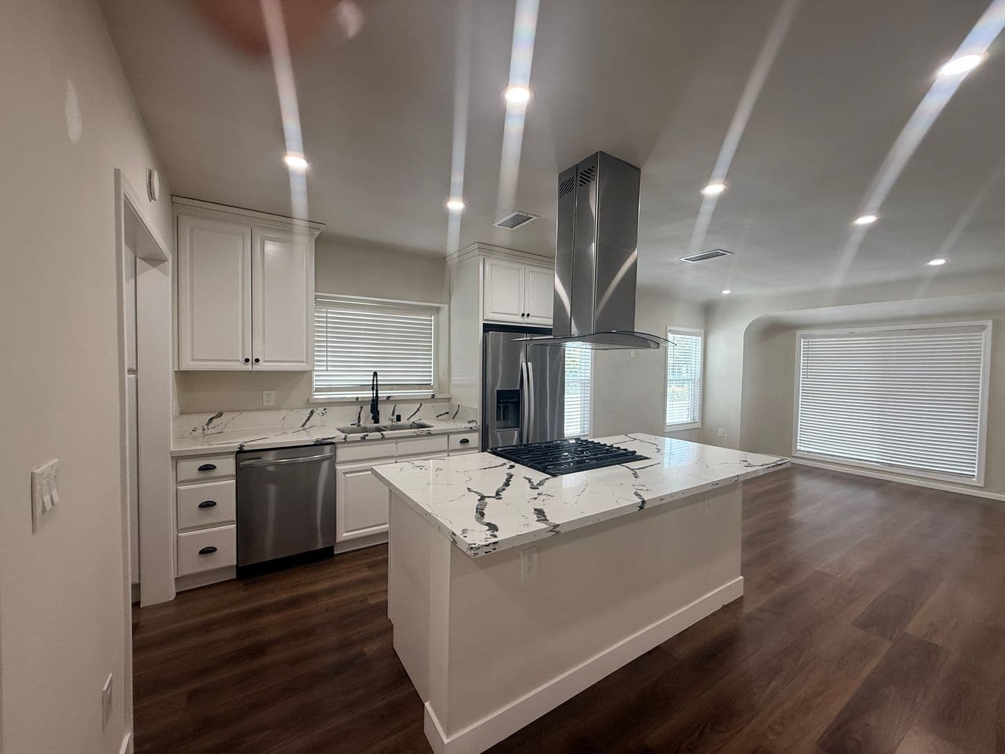 Riverside House: 3688 Taft St