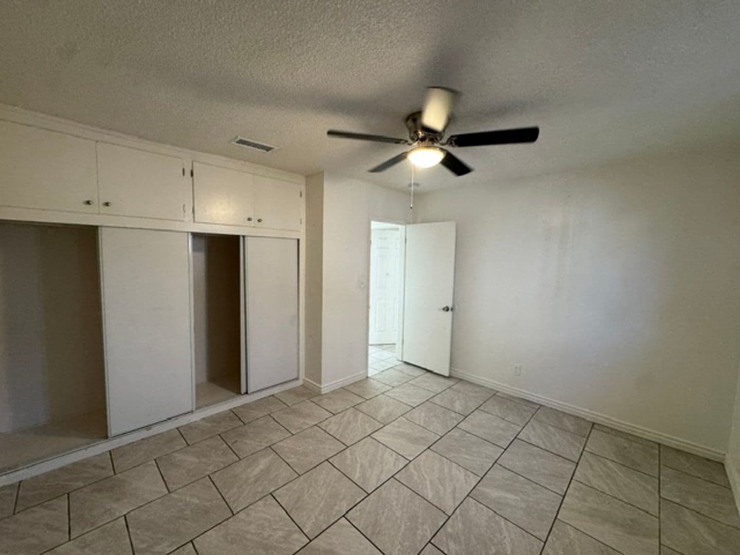 San Jacinto House: 498 S Vernon