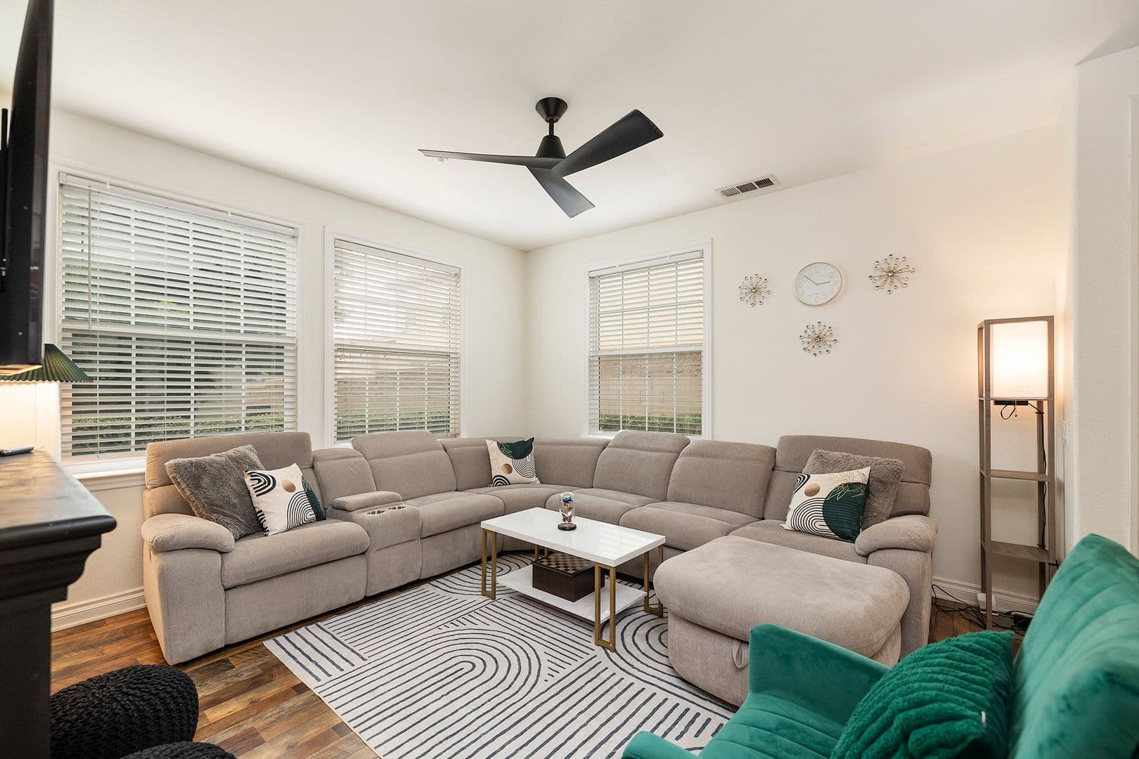Murrieta House: 41945 Davenport Way