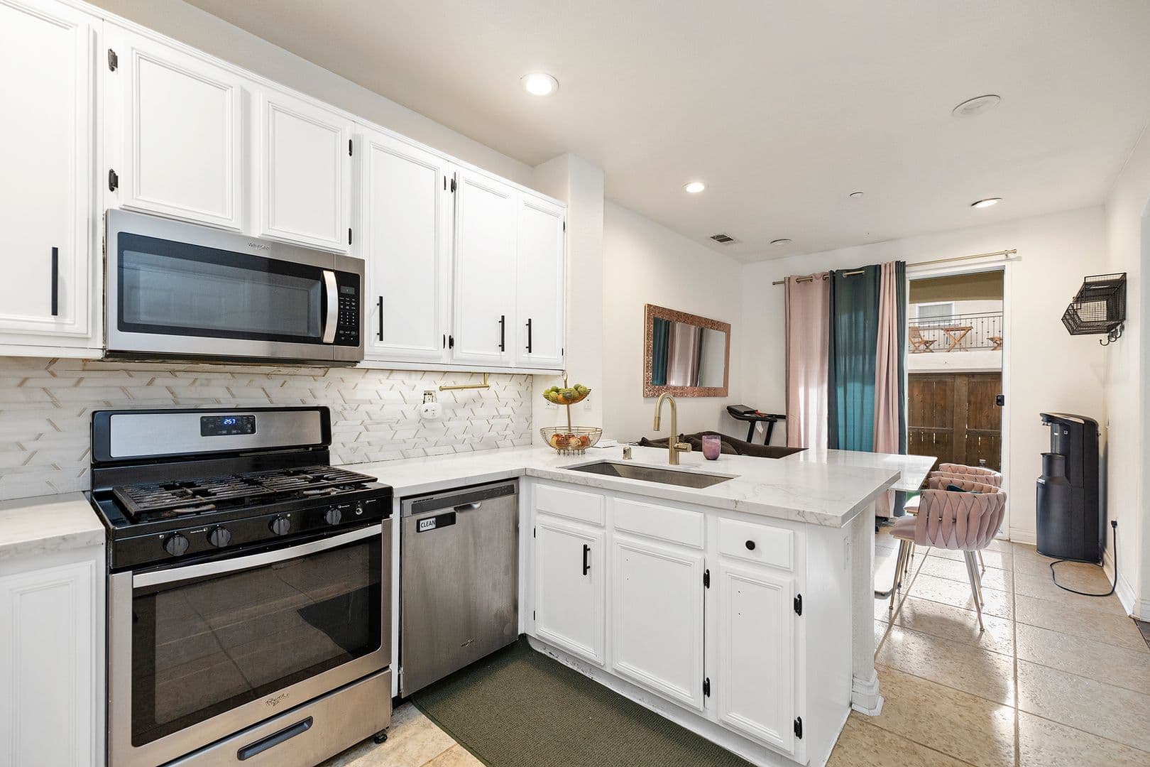 Murrieta House: 41945 Davenport Way