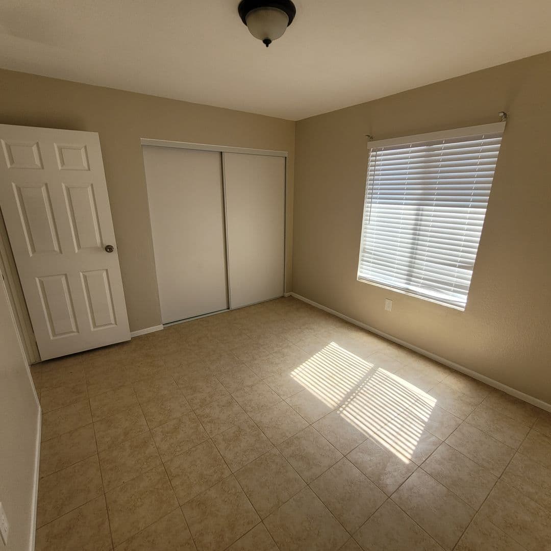 Apple Valley Apartment: 12222 Kiowa Rd