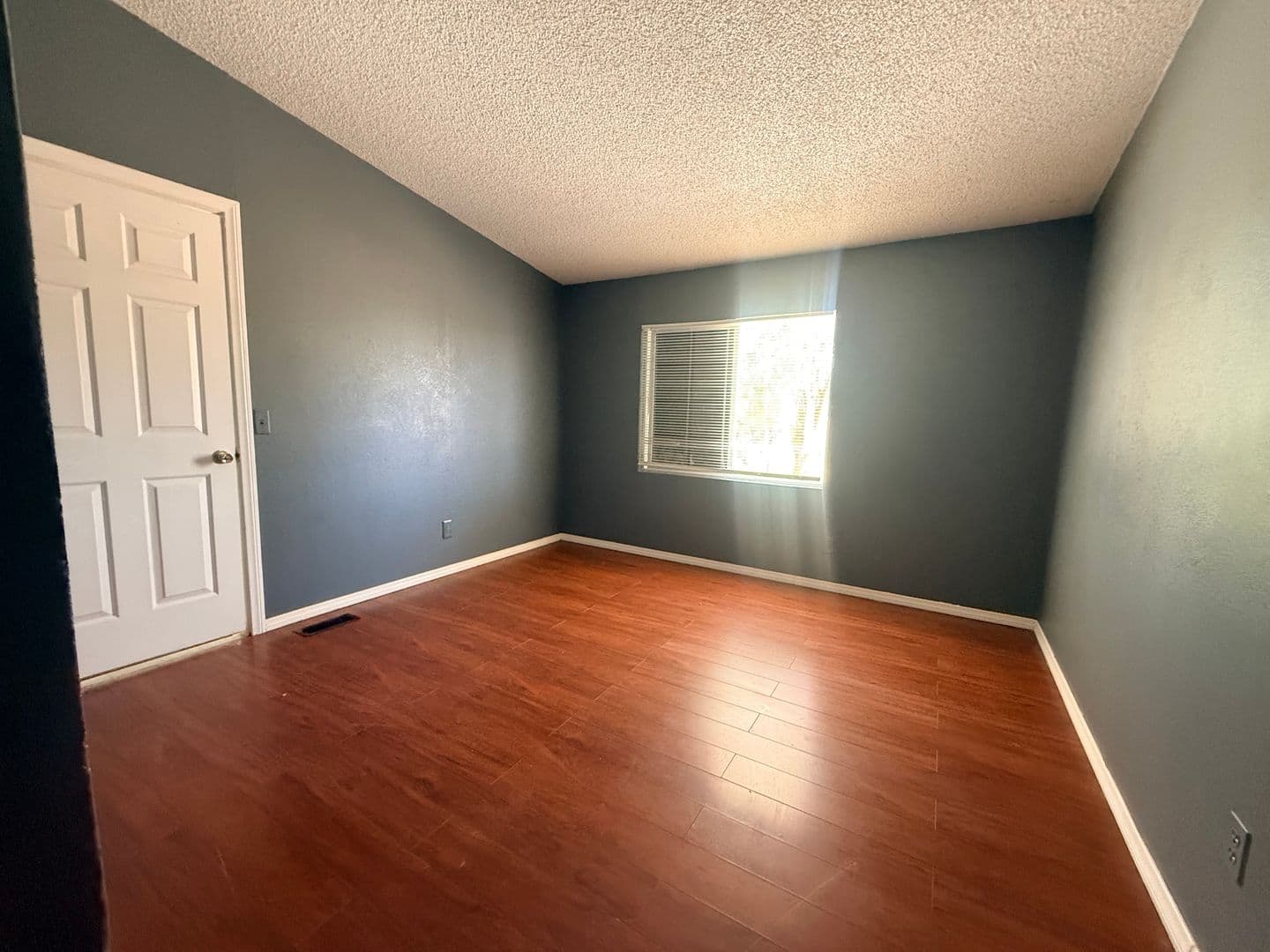 Perris House: 27107 Read St
