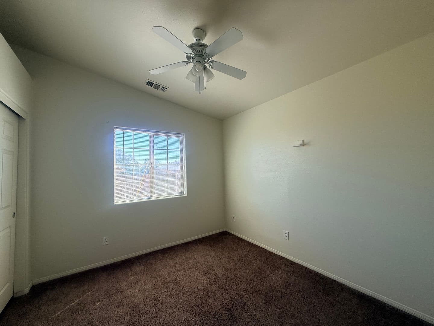 TwentyNine Palms House: 6627 Smoketree Avenue