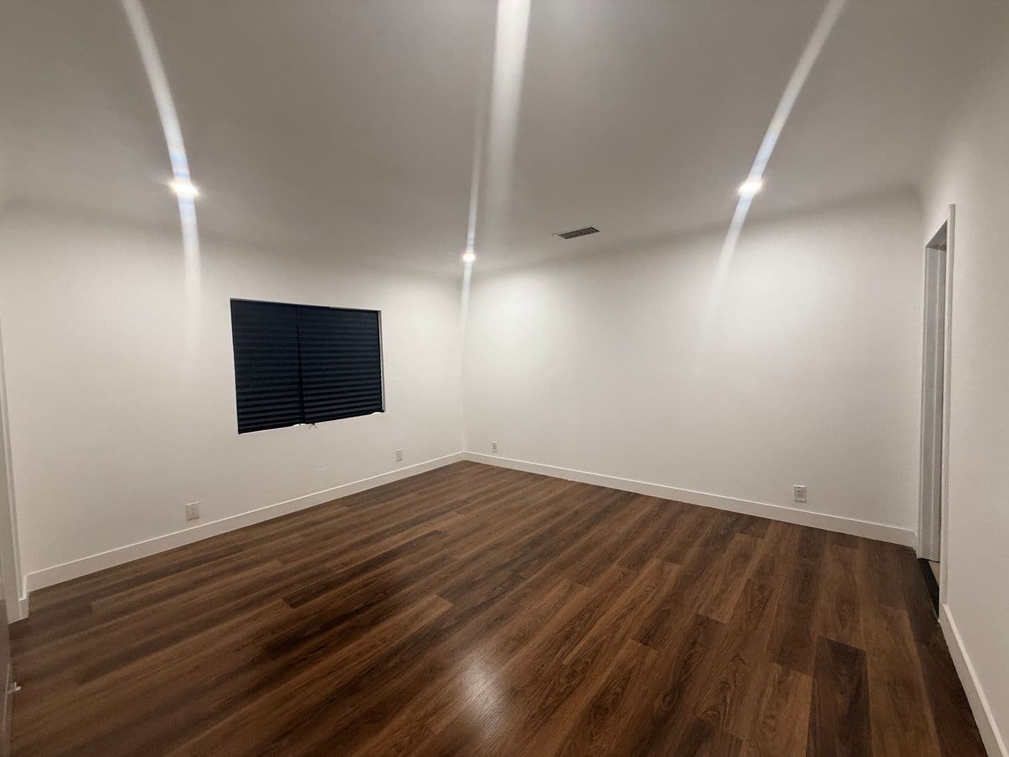 Riverside House: 3688 Taft St