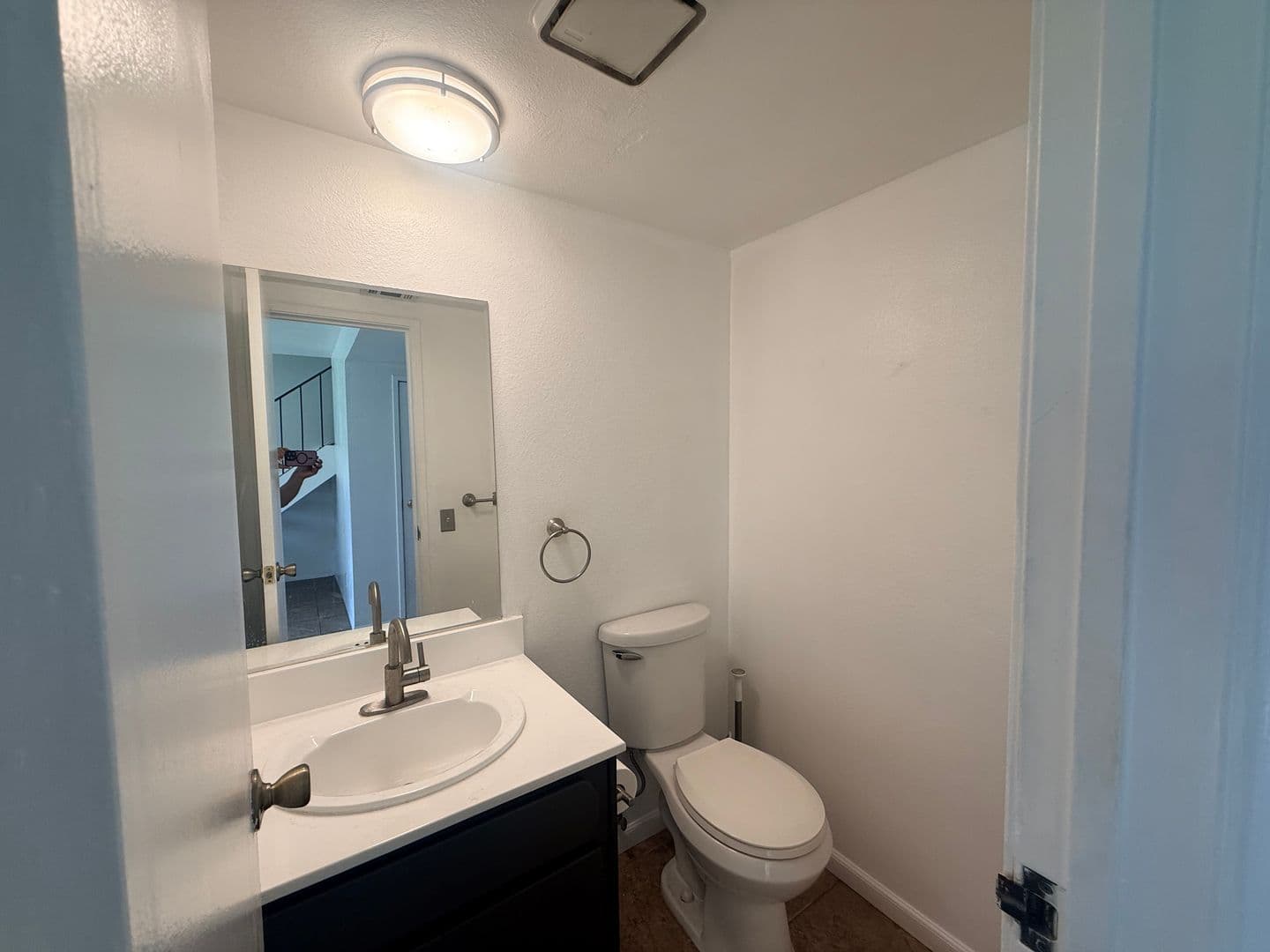 Riverside House: 10570 White Oak Dr