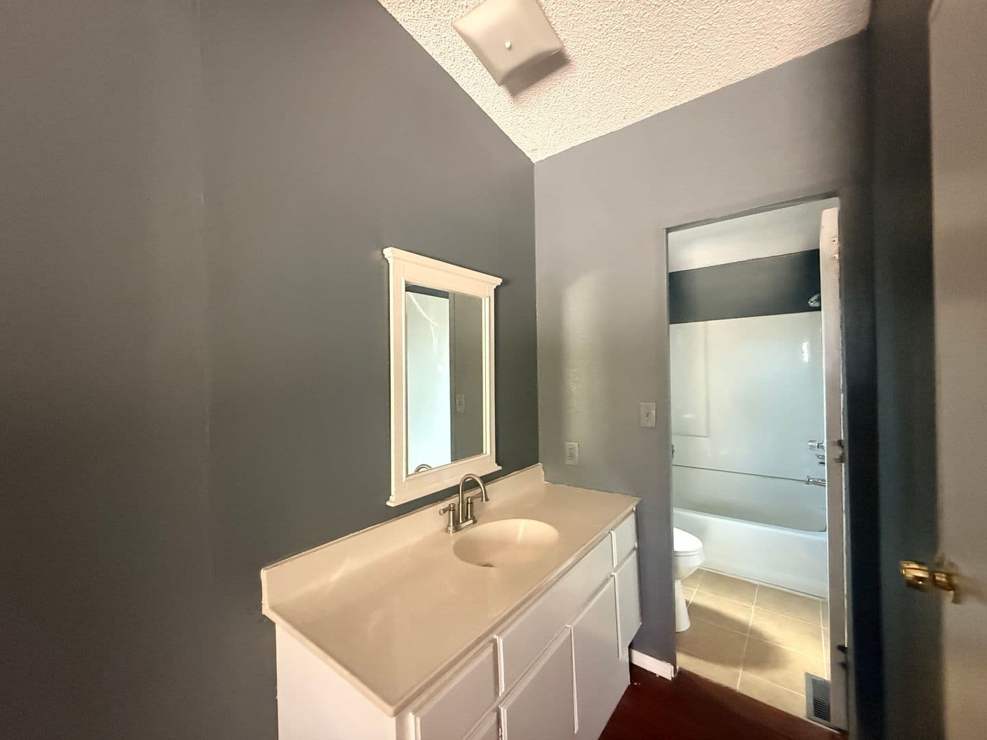 Perris House: 27107 Read St