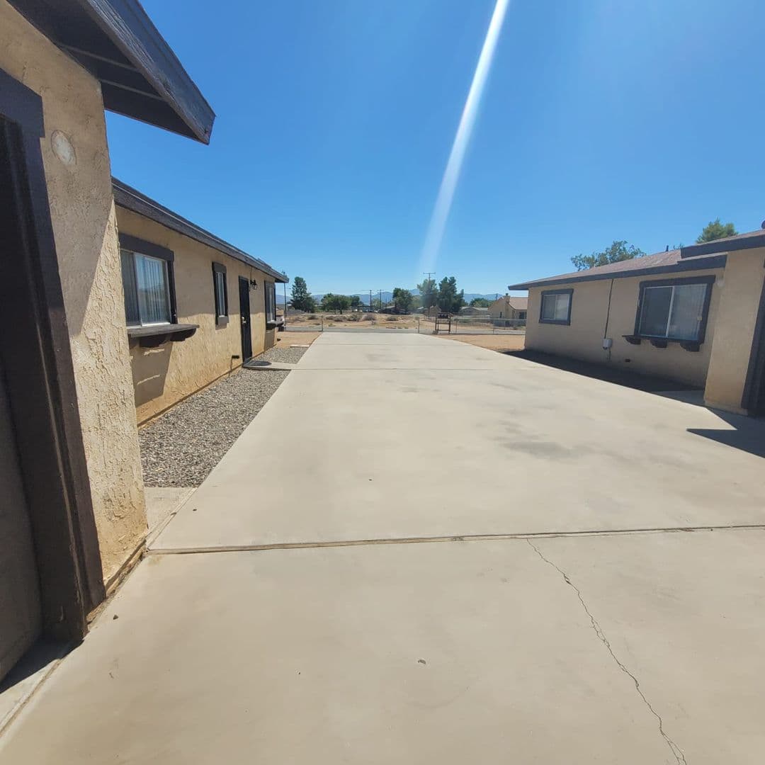 Apple Valley Apartment: 15430 Straight Arrow