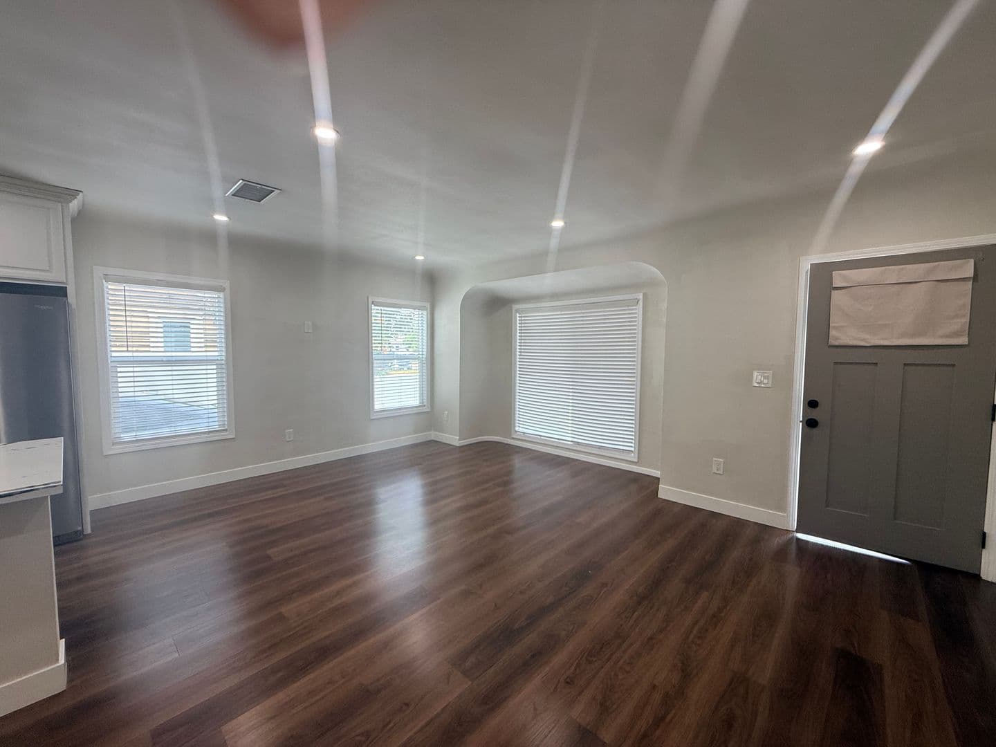 Riverside House: 3688 Taft St