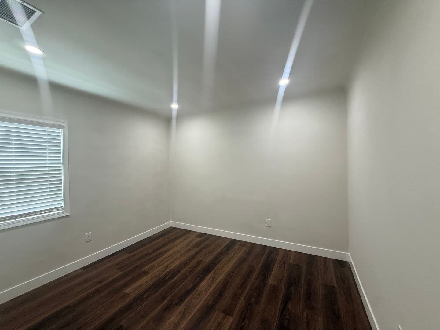 Riverside House: 3688 Taft St