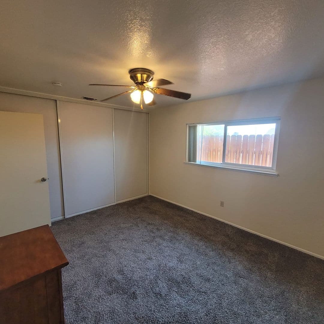 Apple Valley Apartment: 15430 Straight Arrow