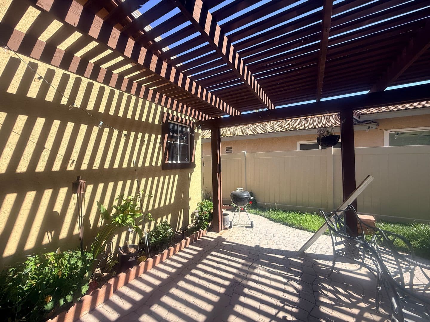 Temecula House: 39540 June Rd