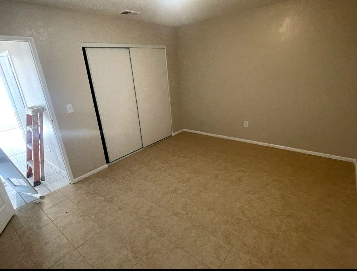Apple Valley Apartment: 12222 Kiowa Rd