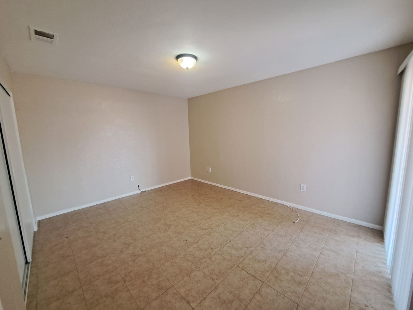 Apple Valley Apartment: 12222 Kiowa Rd