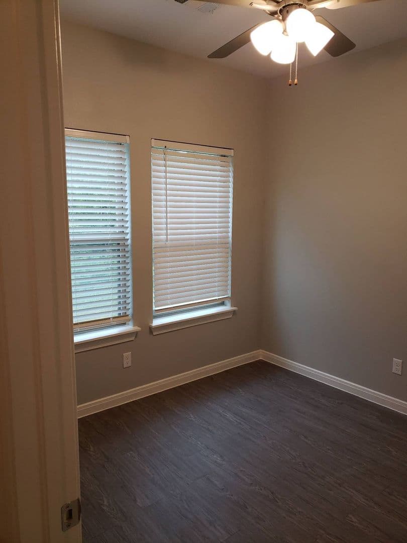 Durant Apartment: 2909 Olivia Ave
