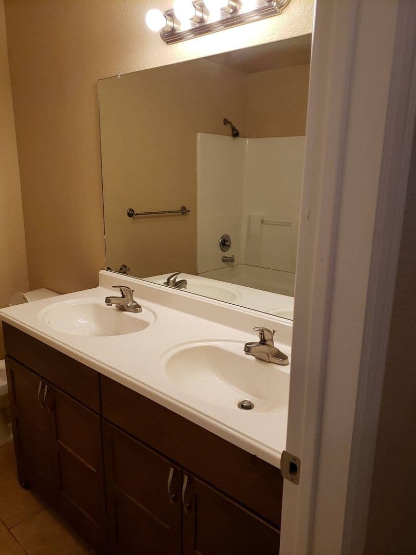 Durant Apartment: 2909 Olivia Ave