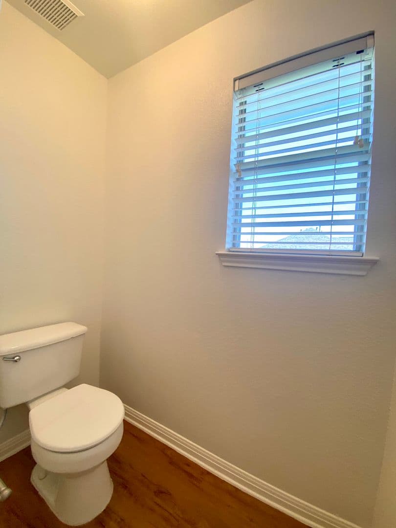 Austin House: 13533 Oregon Flats Trail