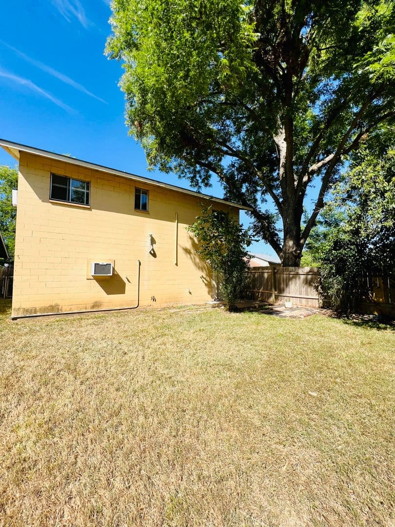 Austin Apartment: 1914 Cullen