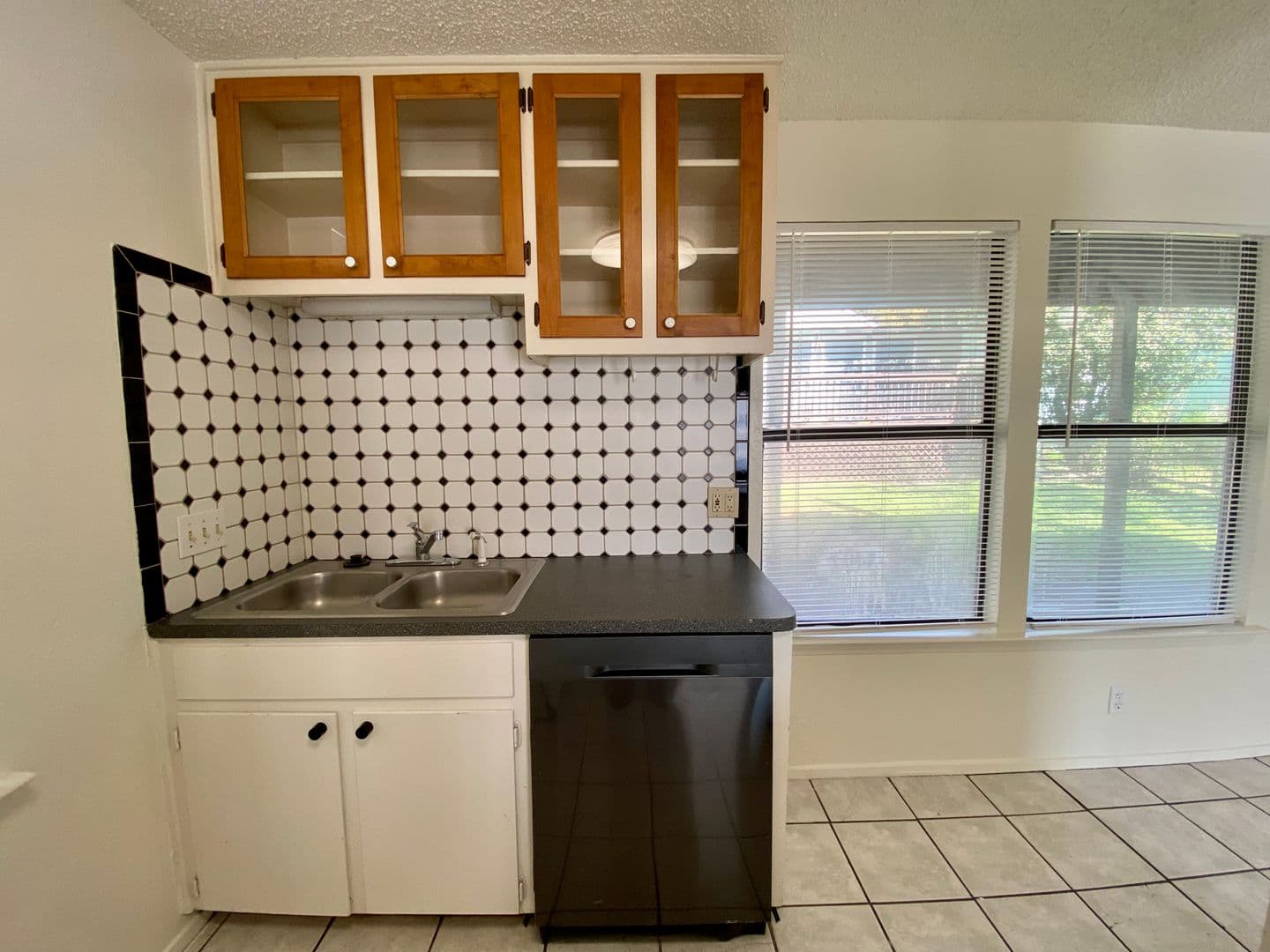 Austin Apartment: 407 E. 30th Street