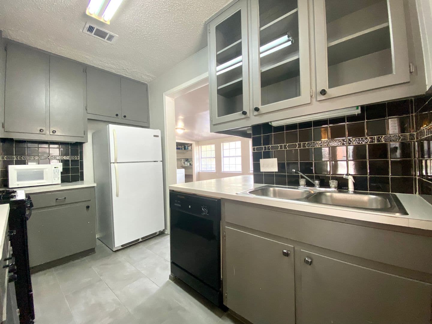 Austin Apartment: 407 E. 30th Street