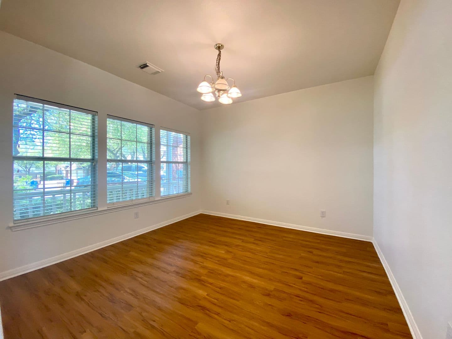 Austin House: 13533 Oregon Flats Trail