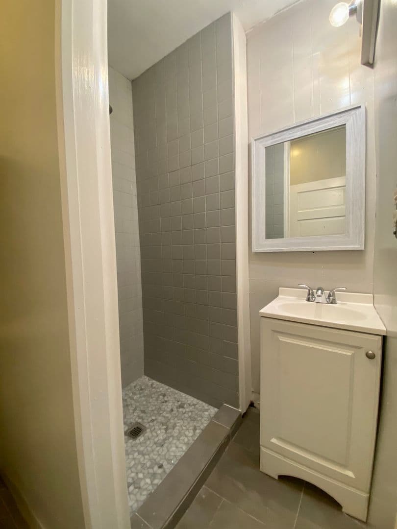 Austin Apartment: 407 E. 30th Street