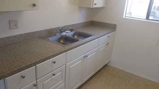 San Jacinto Apartment: 700 E Main St