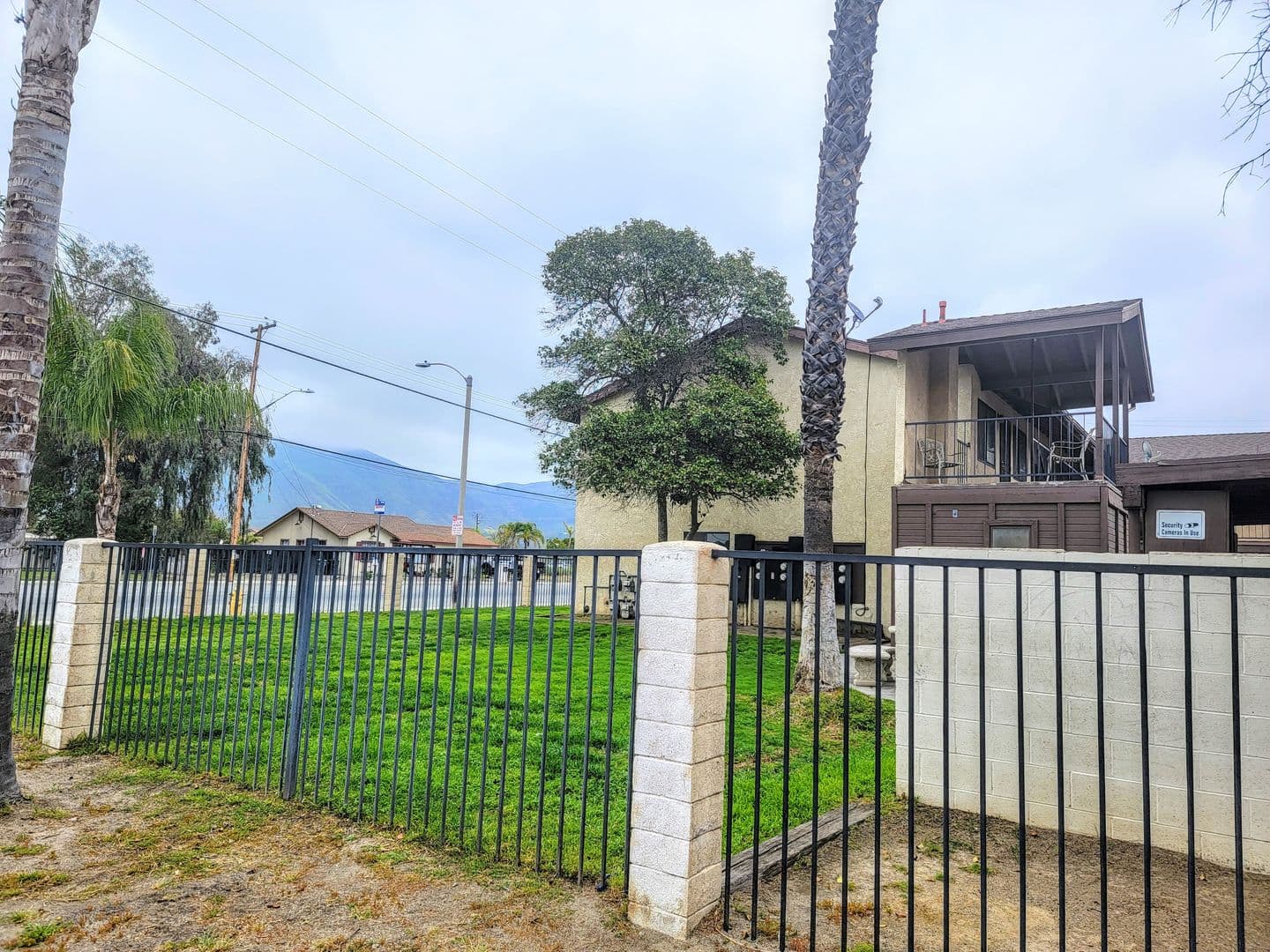San Jacinto Apartment: 700 E Main St