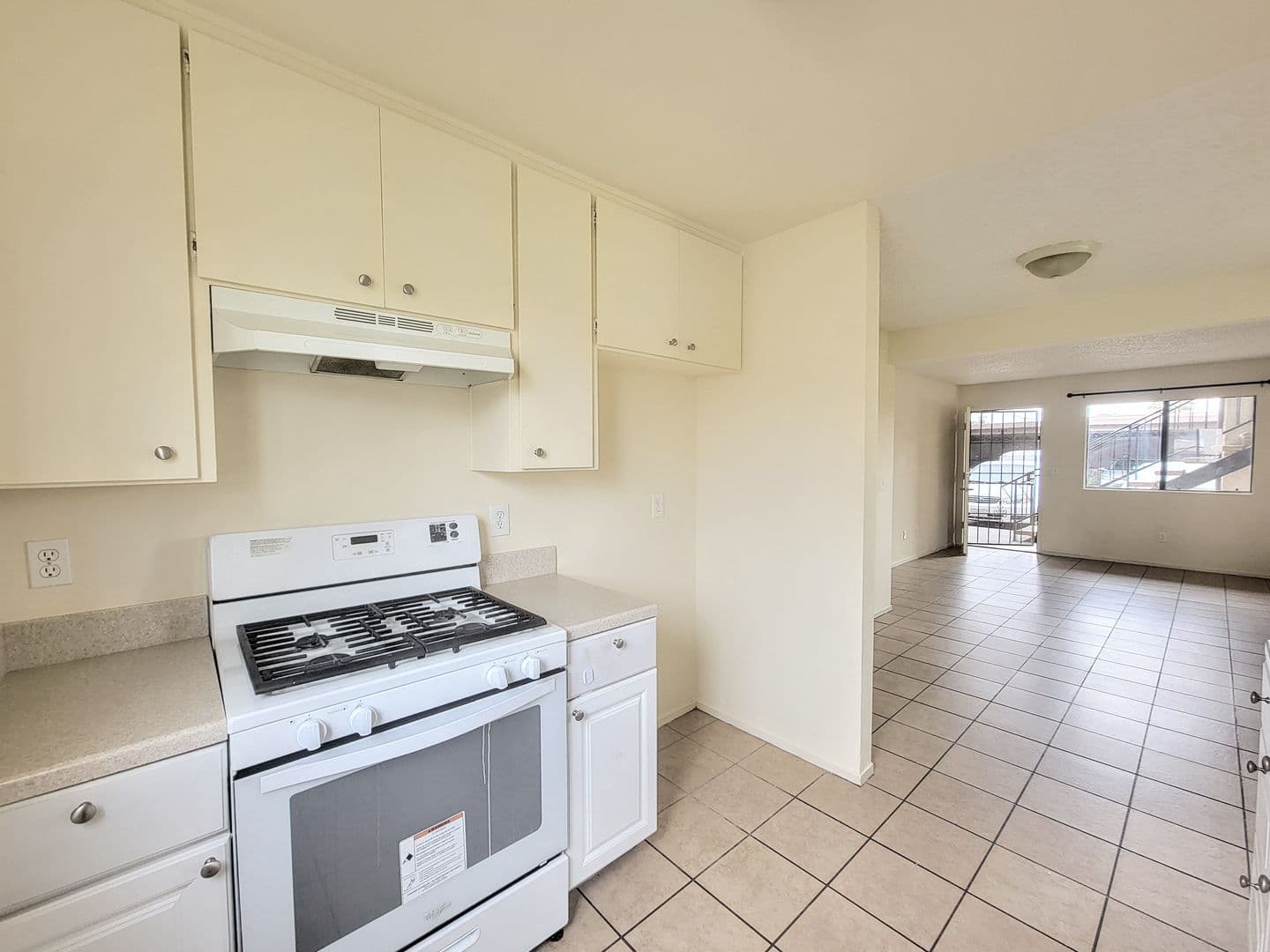 San Jacinto Apartment: 700 E Main St