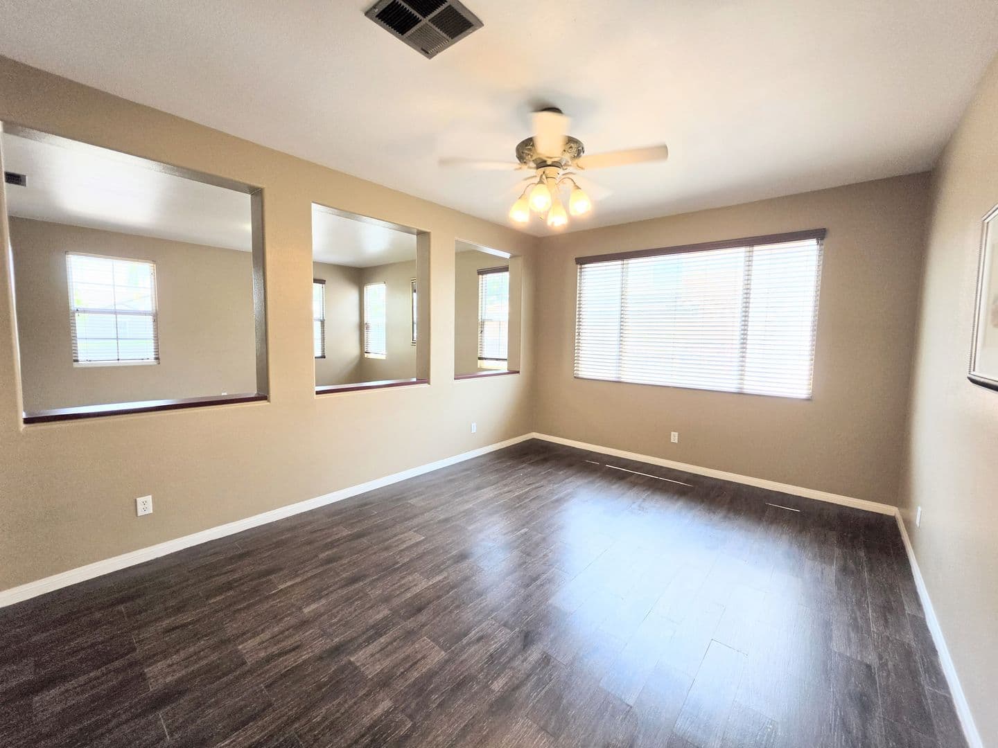 Menifee House: 30040 Cheveley Park St