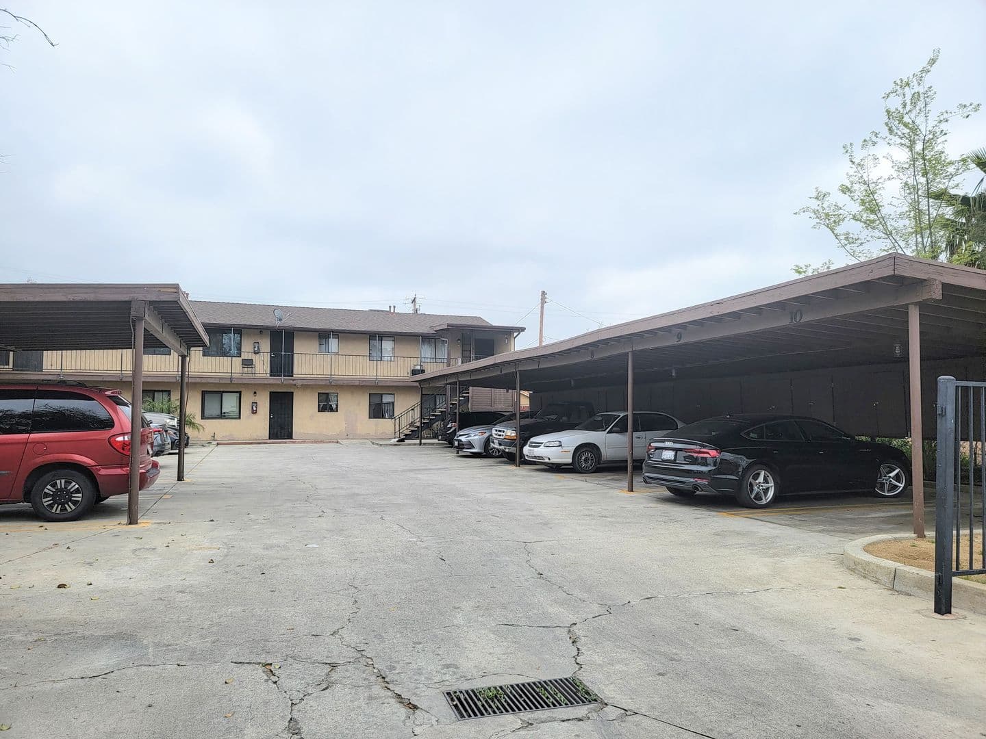 San Jacinto Apartment: 700 E Main St