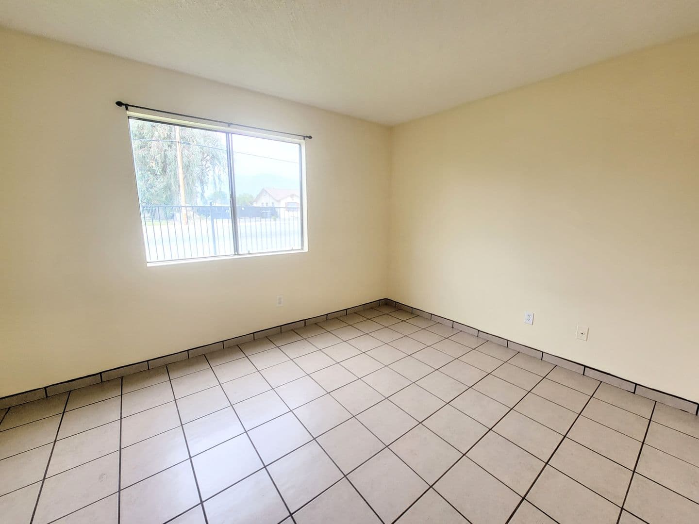 San Jacinto Apartment: 700 E Main St