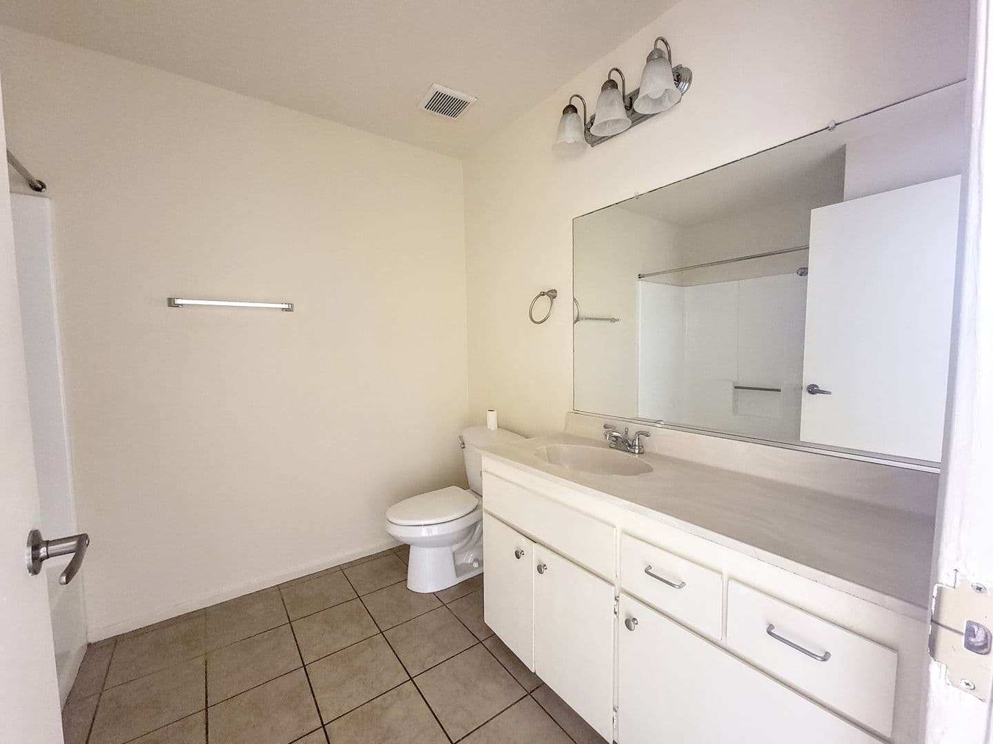 San Jacinto Apartment: 700 E Main St