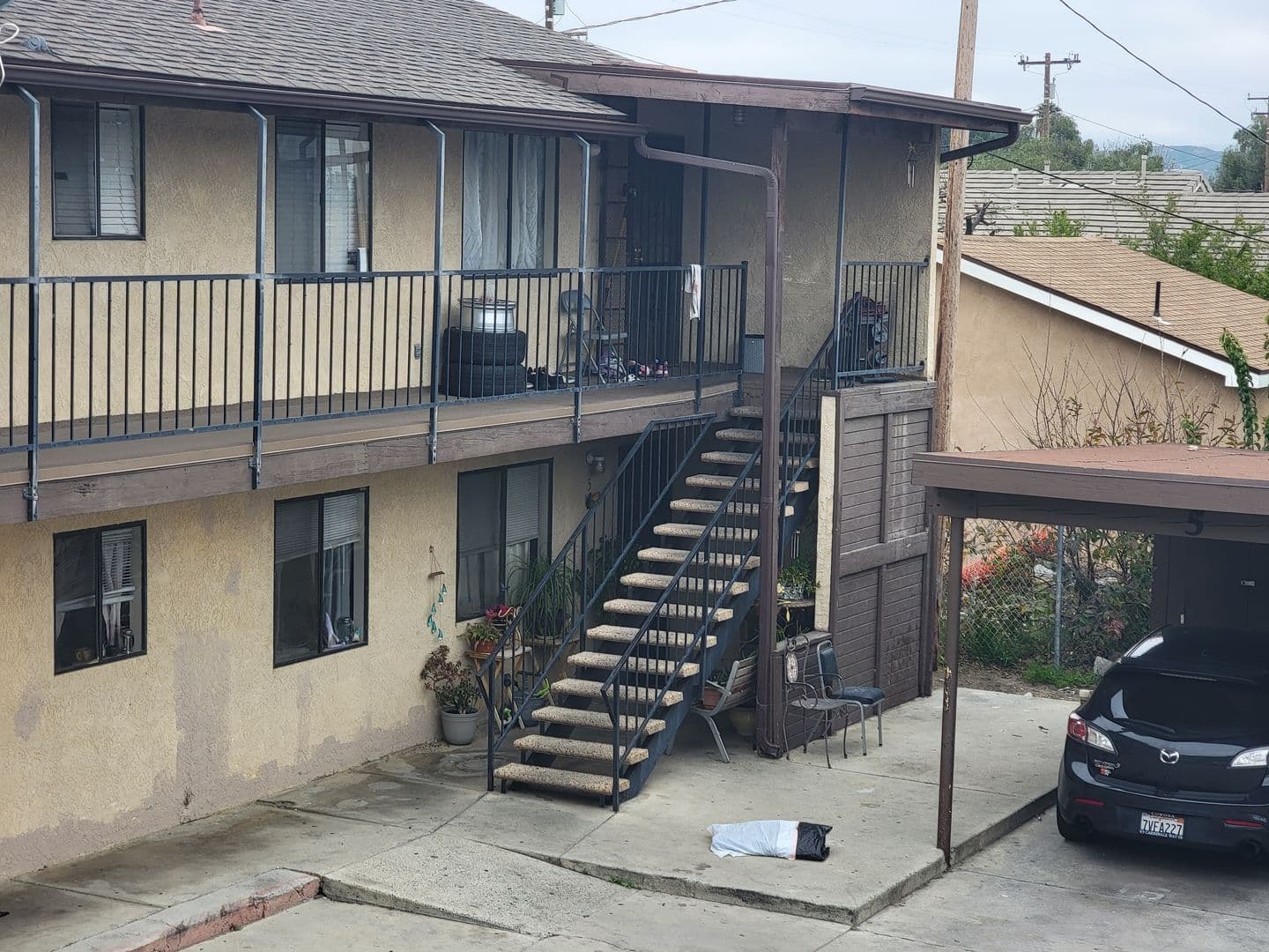 San Jacinto Apartment: 700 E Main St