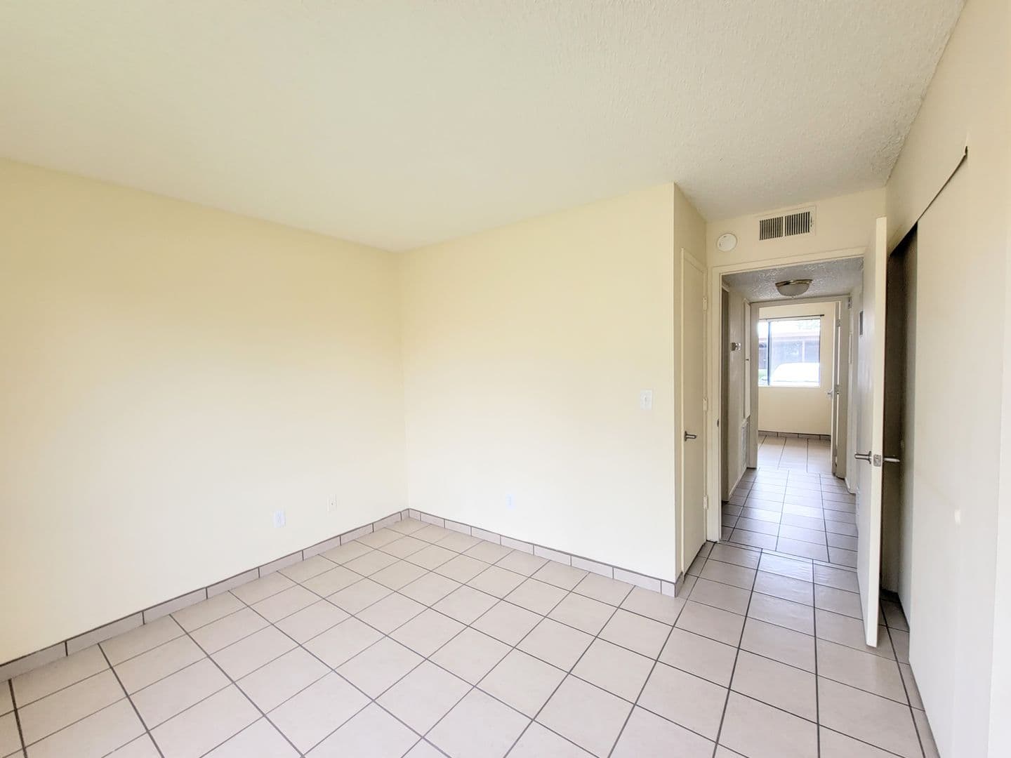 San Jacinto Apartment: 700 E Main St