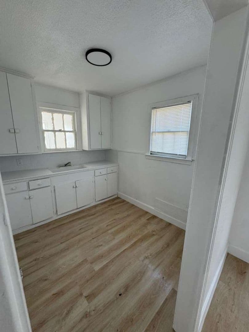 Port Arthur Apartment: 3349 14th St