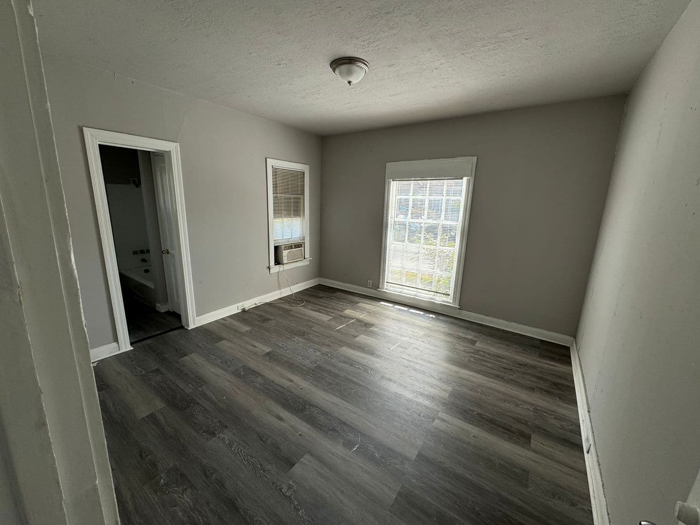Beaumont Apartment: 1142 Lyle St