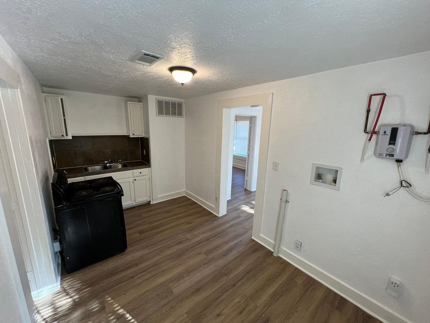 Beaumont Apartment: 690 Avenue E