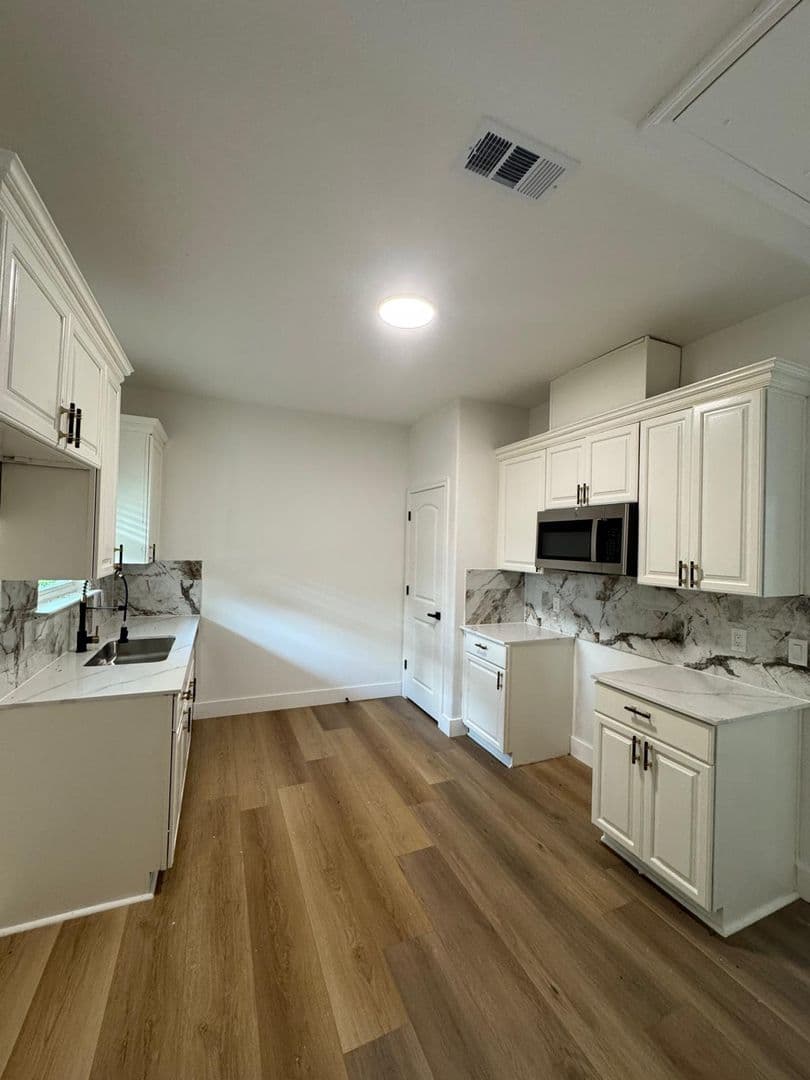 Beaumont House: 2495 Wilson St