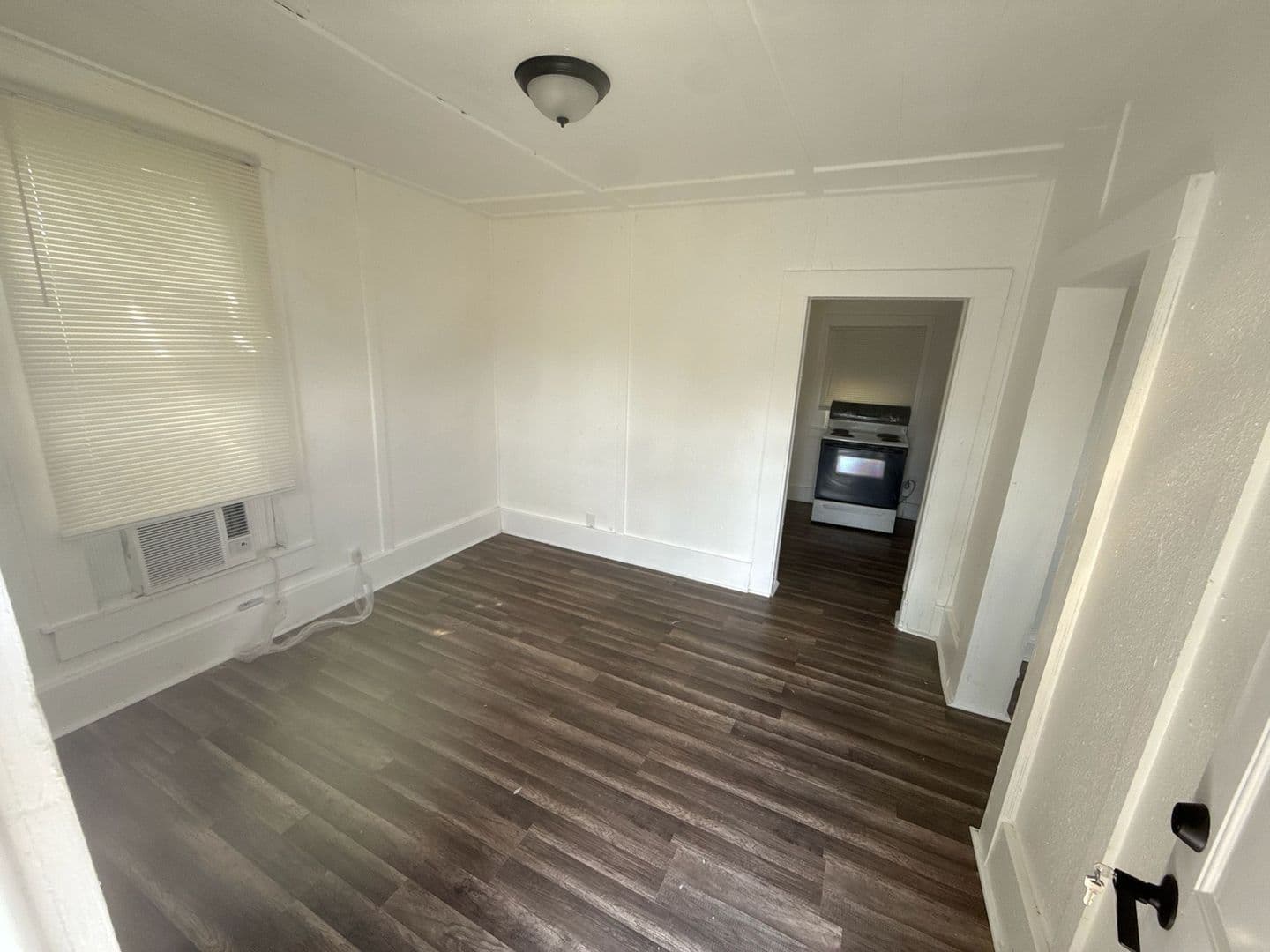 Beaumont Apartment: 690 Avenue E