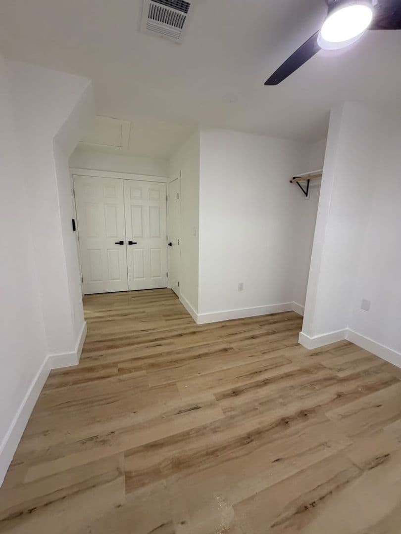 Houston House: 7510 Touchstone St