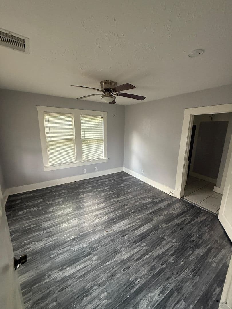 Houston Apartment: 3012 Live Oak St