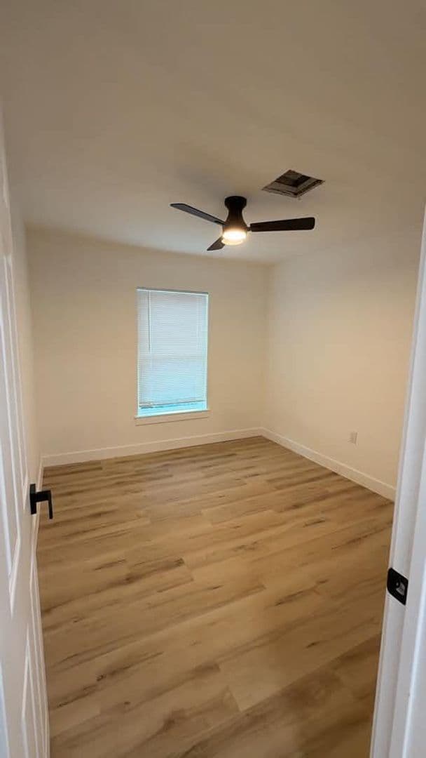 Houston House: 3053 Noble St